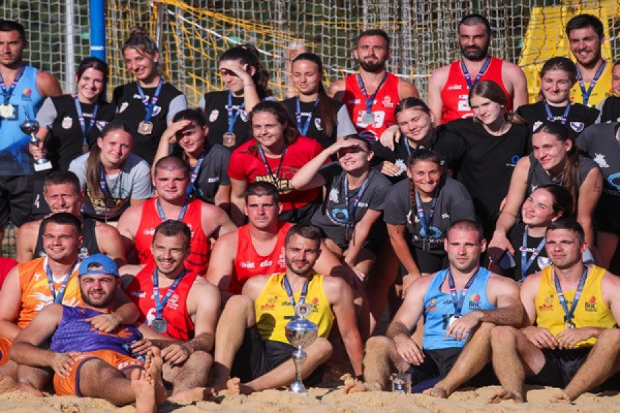 ISTORIJA JE ISPISANA! Održano prvo Prvenstvo Srbije u rukometu na pesku!