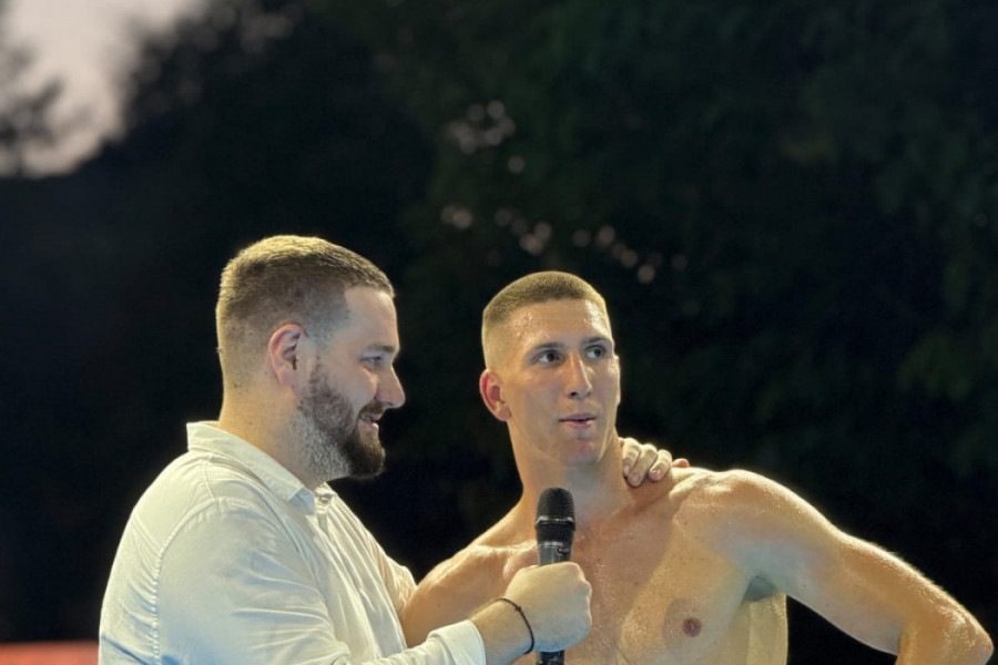 FENOMENALNI SIMIĆ DOŠAO DO NOVOG TRIJUMFA! Srpski bokser obradovao domaće navijače