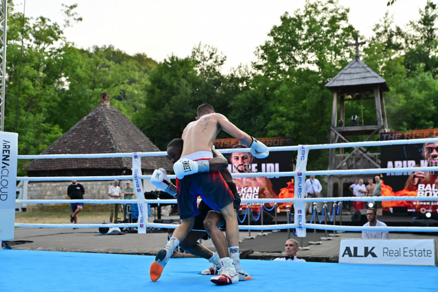 Trijumf srpskih mladih boks asova