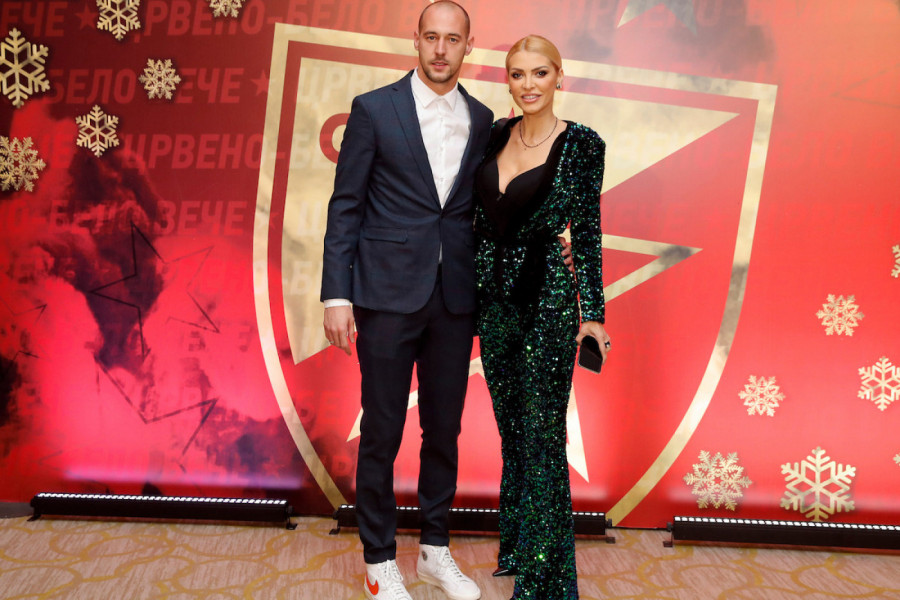SPORTISSIMO PAPARACO: Šta to rade Milan Borjan i Snežin brat usred bela dana u Beogradu! (VIDEO)
