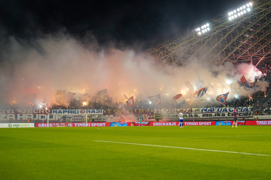 SNAŽNA OLUJA NOSILA SVE PRED SOBOM I OŠTETILA POLJUD: Splitski Hajduk u velikim problemima pred Evropu! (FOTO)