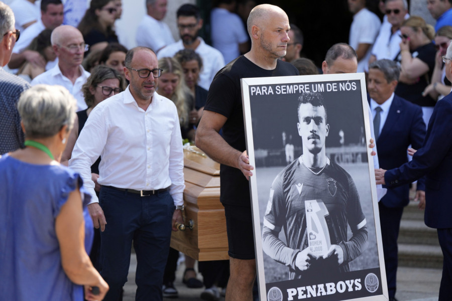 SRAMOTA KAKVA SE NE PAMTI U SAUDIJSKOJ ARABIJI: Skandirali ime poginulog druga Rubenu Nevešu, zbog Žote reagovao i Kristijano Ronaldo! (VIDEO)