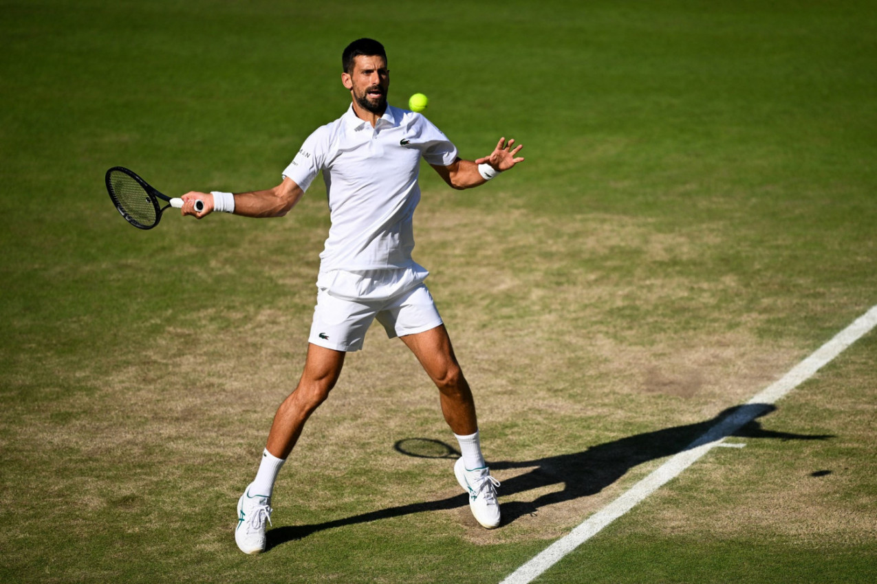 NOVAK ĐOKOVIĆ U NESVAKIDAŠNJEM IZDANJU NA LETOVANJU: Društvene mreže BRUJE - evo šta radi! (FOTO) NOVAK ĐOKOVIĆ U NESVAKIDAŠNJEM IZDANJU NA LETOVANJU: Društvene mreže BRUJE - evo šta radi! (FOTO)