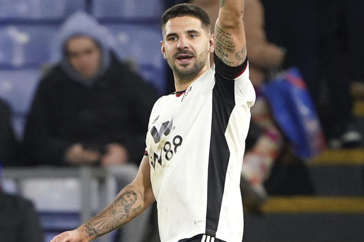 ALEKSANDAR MITROVIĆ SE SELI U PREMIJER LIGU: Kapiten reprezentacije Srbije ima novi klub?! ALEKSANDAR MITROVIĆ SE SELI U PREMIJER LIGU: Kapiten reprezentacije Srbije ima novi klub?!