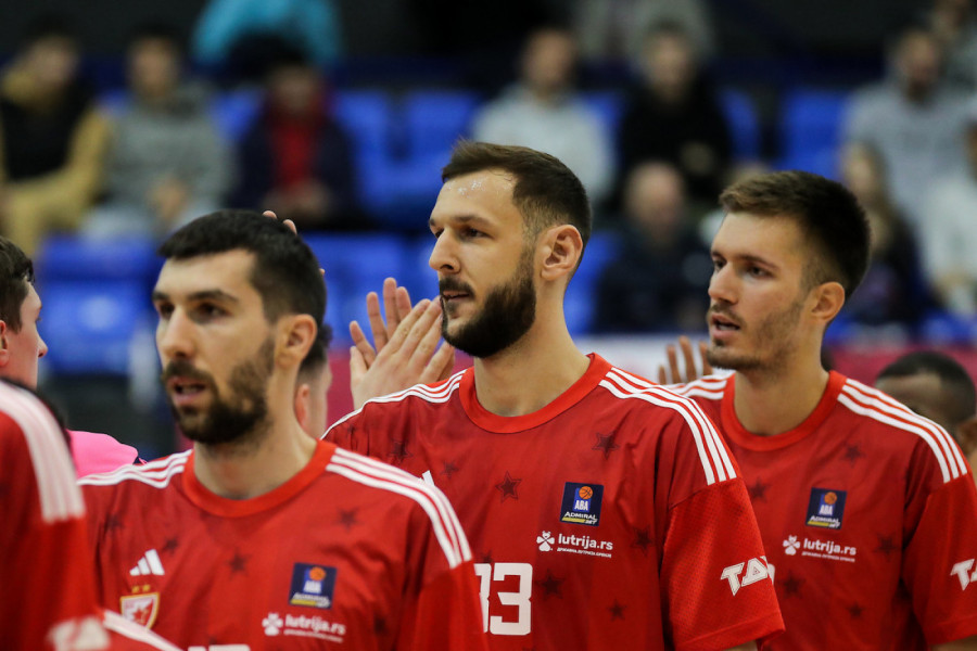 KOŠARKAŠ CRVENO-BELIH POTPISAO UGOVOR ŽIVOTA! Pljušte ČESTITKE sa svih strana! (FOTO)