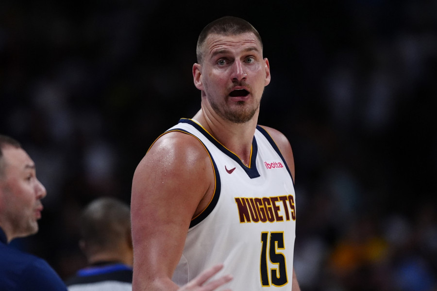 JOKIĆ I NJEGOVE SPECIJALNE PATIKE! Fanovi dobro protrljali oči kada su ovo videli - A ONDA SU ČULI CENU! (VIDEO)