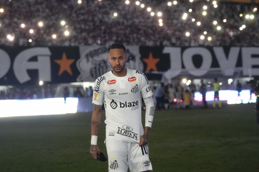 BRAZILCI DOČEKALI NEJMARA - SIN KLUBA ZABLISTAO: Čuveni fudbaler rešio veliki derbi! (VIDEO)