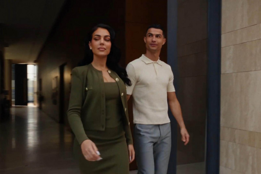 RONALDOVA GEORGINA VRELIJA NEGO IKAD! Skinula se baš tamo gde ga je PRVI PUT upoznala! (FOTO)