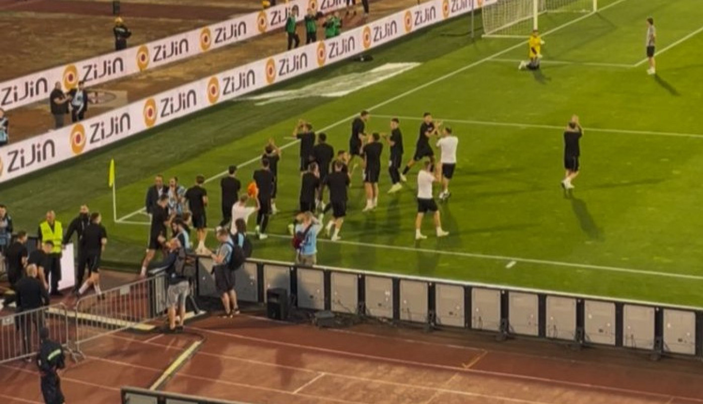 HUMSKA JE ZAISTA ZAGRMELA: Navijači spektakularno dočekali fudbalere Partizana! (VIDEO)