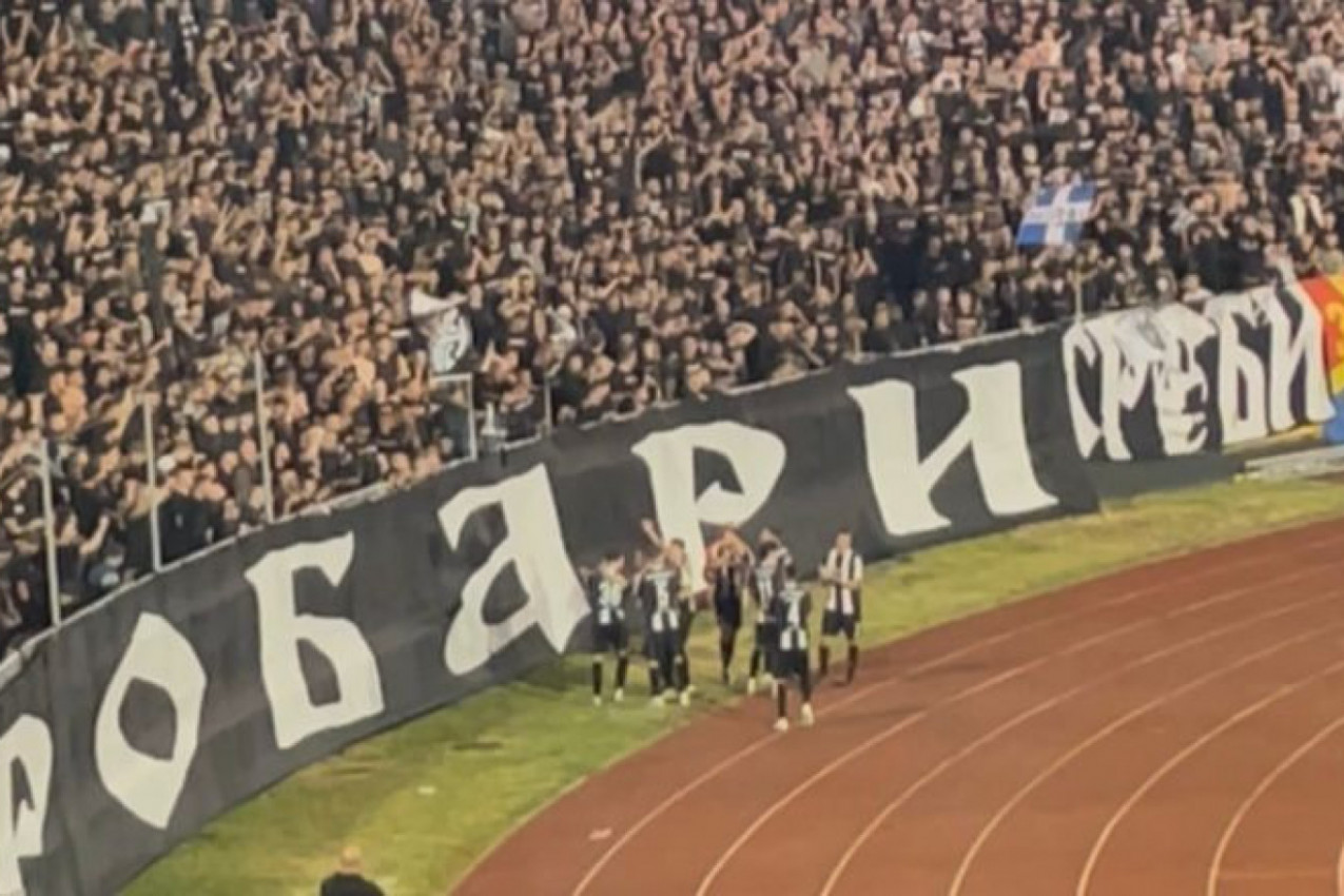 OVO TV KAMERE NISU SNIMILE: Fudbaleri Partizana otrčali do najvatrenijih navijača na poluvremenu, STADION EKSPLODIRAO! (VIDEO)