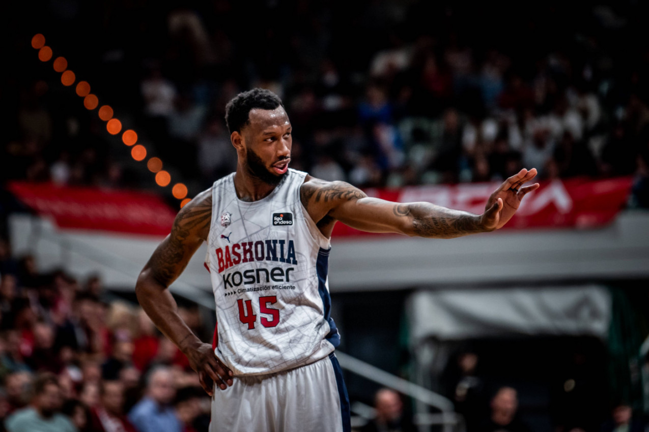 CRVENO-BELI NE STAJU! Stiglo brutalno pojačanje, Petrušev zbog njega upitan! CRVENO-BELI NE STAJU! Stiglo brutalno pojačanje, Petrušev zbog njega upitan!