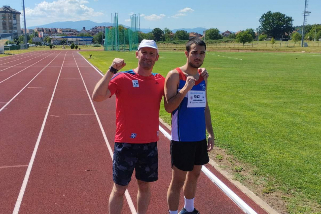 SVAKA ČAST, PAVLE! Autistični dečak oborio rekord u trci na 5.000 metara SVAKA ČAST, PAVLE! Autistični dečak oborio rekord u trci na 5.000 metara