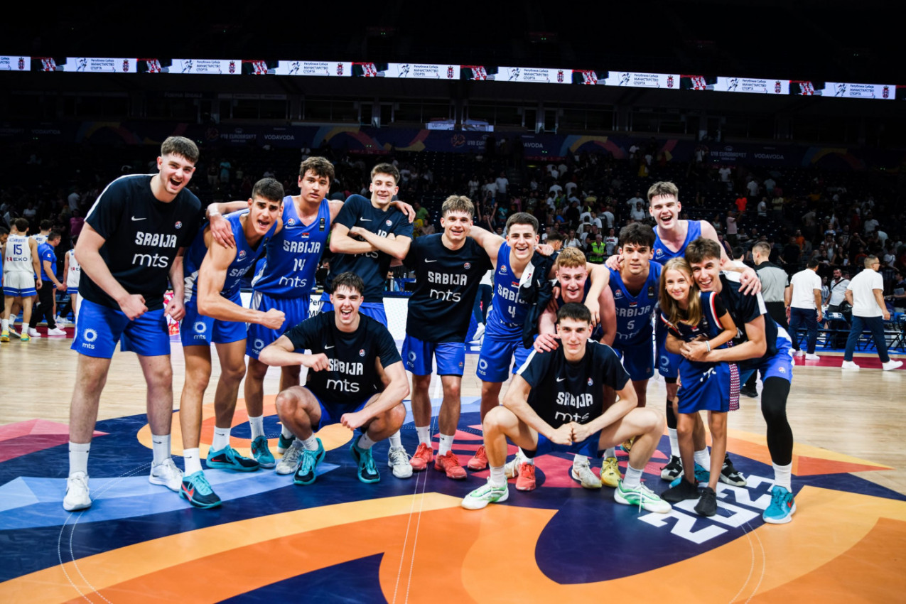 SVI PUTEVI VODE U BEOGRADSKU ARENU: Orlići danas nastavljaju borbu na Evrobasketu, evo gde možete pratiti utakmicu! SVI PUTEVI VODE U BEOGRADSKU ARENU: Orlići danas nastavljaju borbu na Evrobasketu, evo gde možete pratiti utakmicu!