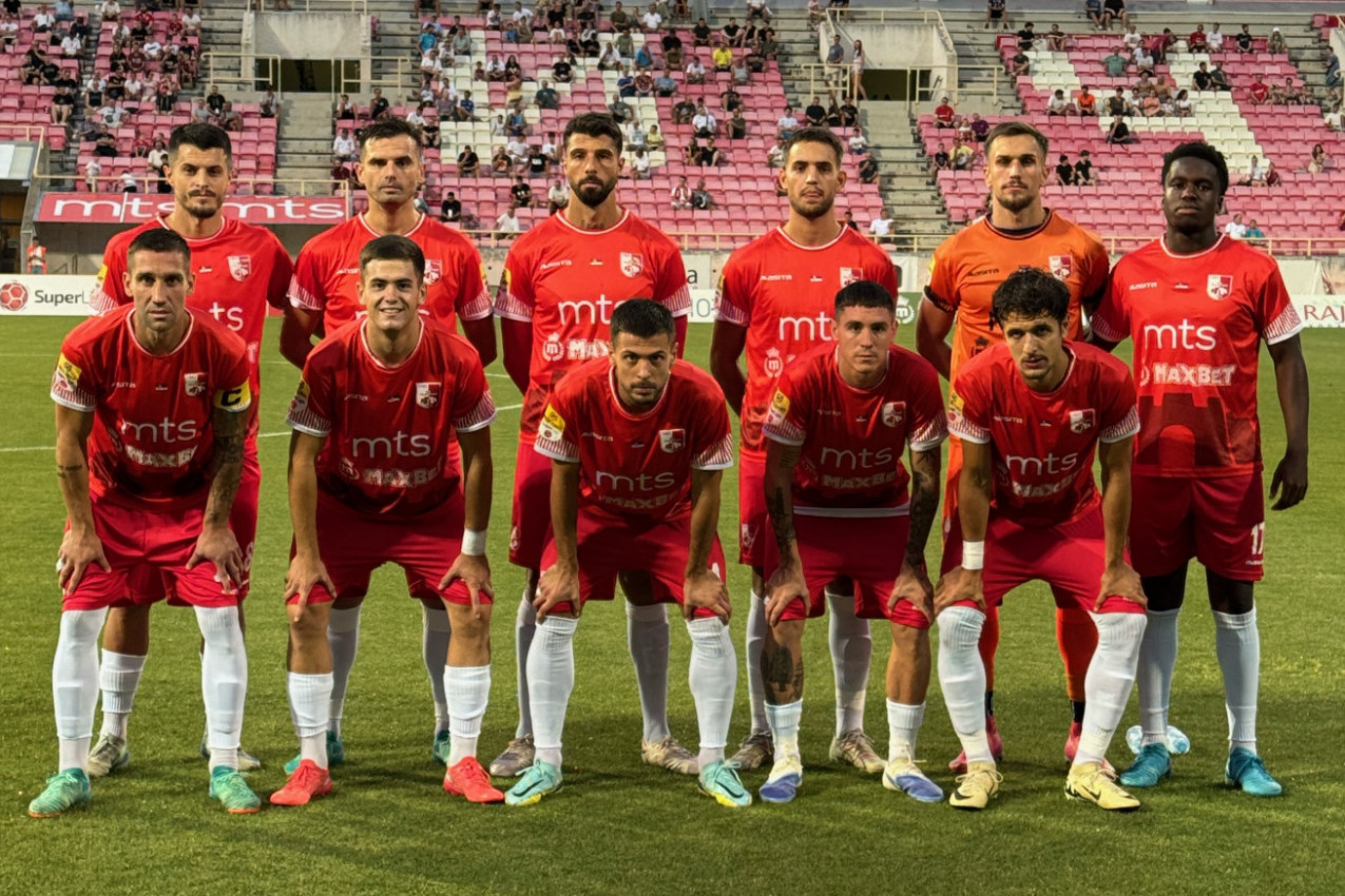PETROVIĆ ZAPALIO STADION U NIŠU: Posle duge VAR provere, Radnički došao do dugo očekivanog gola pred kraj poluvremena! (VIDEO)