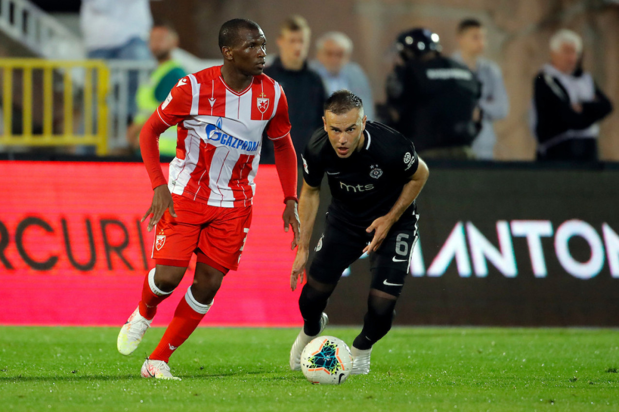 LEGENDA JE STIGLA NA MARAKANU: Nakon razgovora sa Ivanićem obratio se navijačima - poslao je BRUTALNU PORUKU! (VIDEO) LEGENDA JE STIGLA NA MARAKANU: Nakon razgovora sa Ivanićem obratio se navijačima - poslao je BRUTALNU PORUKU! (VIDEO)