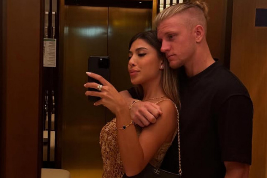 KOGA BRIGA ZA TENIS: Lako je njemu da gubi, kada ima ko da ga teši - vrela Paloma "zapalila" internet! (FOTO)