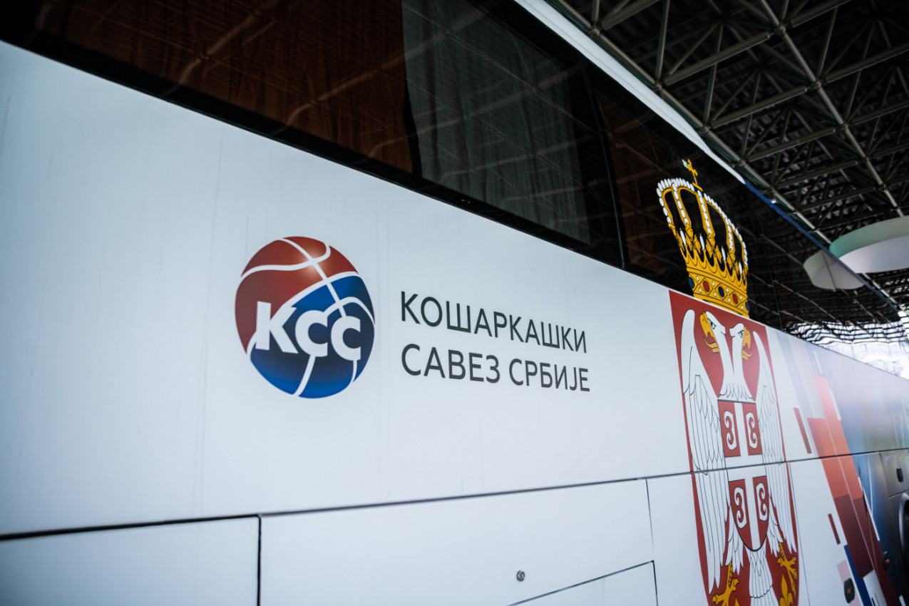 AUTOBUS U BOJAMA REPREZENTACIJE SRBIJE! (FOTO-GALERIJA) AUTOBUS U BOJAMA REPREZENTACIJE SRBIJE! (FOTO-GALERIJA)