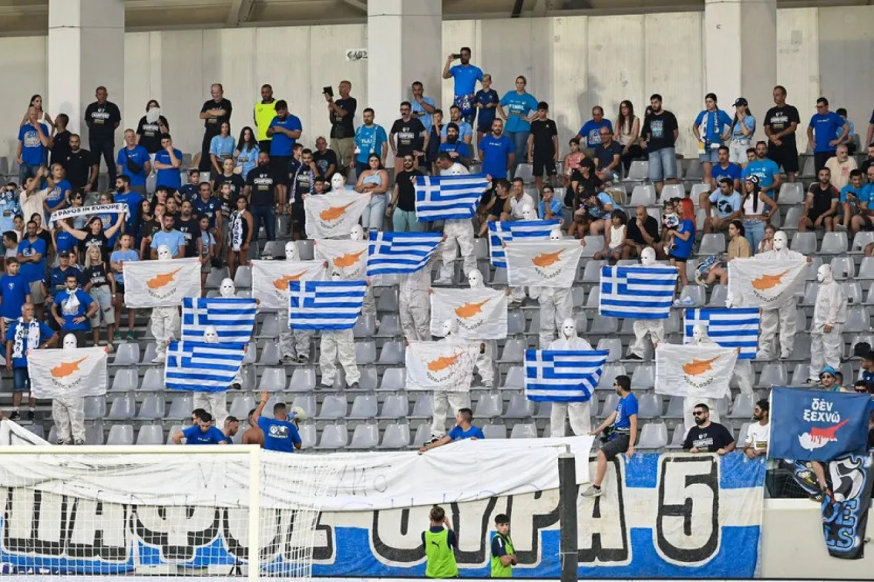 ZASTRAŠUJUĆE SCENE U BAČKOJ TOPOLI! Bele maske, zastave - svi se pitaju ŠTA JE OVO ZNAČILO? (FOTO) ZASTRAŠUJUĆE SCENE U BAČKOJ TOPOLI! Bele maske, zastave - svi se pitaju ŠTA JE OVO ZNAČILO? (FOTO)