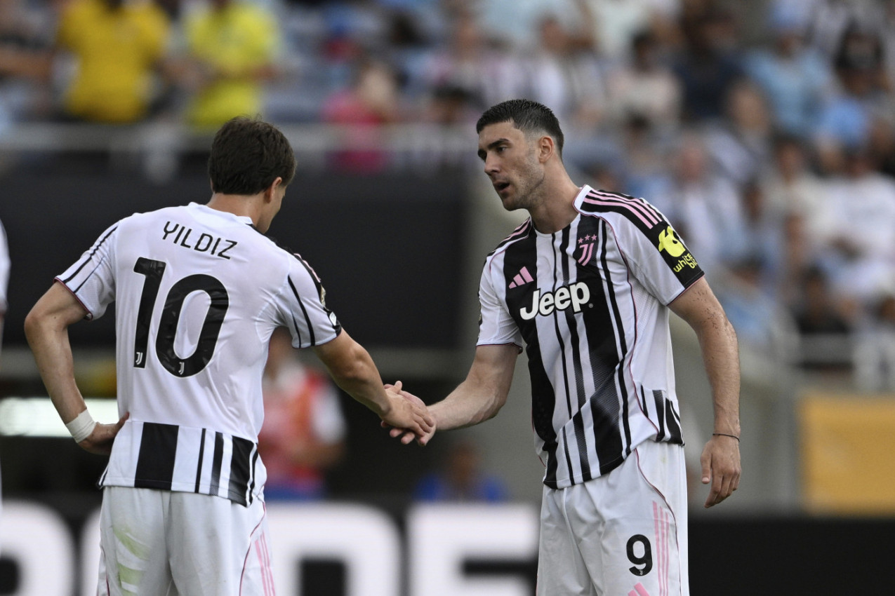 GLASINE MOGU DA KRUŽE, ALI VLAHOVIĆ JE NEPRIKOSNOVEN! Srpski fudbaler strelac za Juventus! (VIDEO)