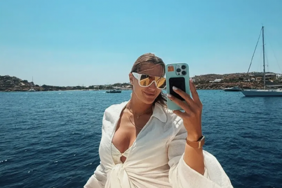 NOVAKOVA DRUGARICA U NIKAD VRELIJEM IZDANJU: Arina Sabalenka podelila POLUGOLE fotografije - fanovi u ekstazi! (FOTO GALERIJA)
