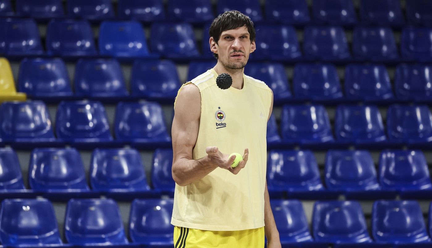 NAJLEPŠE JE U BEOGRADU: Boban Marjanović pauzu nakon naporne sezone koristi na najbolji mogući način! (VIDEO)