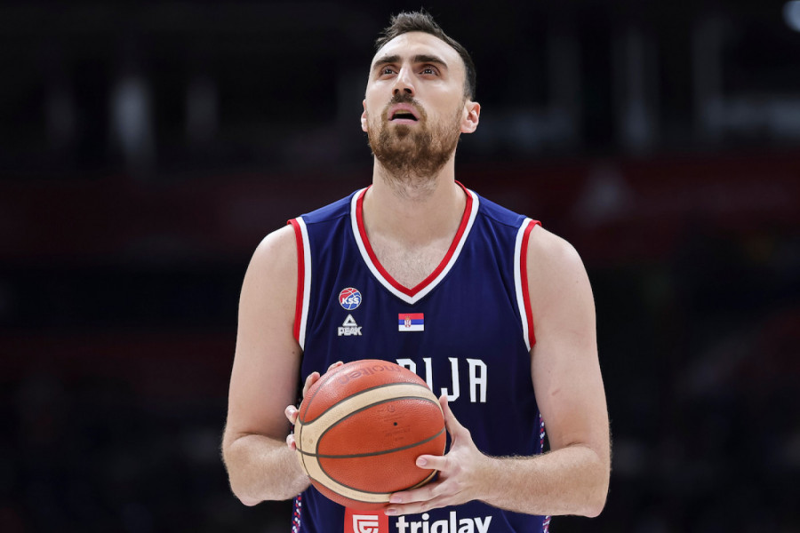 "MNOGO SMO TALENTOVANI OFANZIVNO, MORAMO DA BUDEMO BOLJI DEFANZIVNO": Milutinov otvoreno o novim izazovima pred Evrobasket!