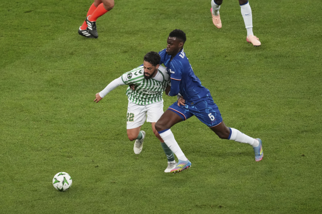KOLIKO ISKO NEMA SREĆE... Bivši as Reala ponovo doživeo ozbiljnu povredu, Betis bez najboljeg igrača na startu sezone! (VIDEO)
