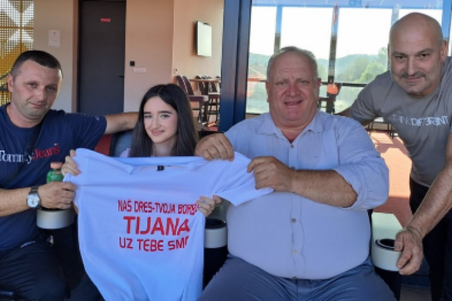 "NAŠ DRES - TVOJA SNAGA": Poruka podrške za Tijanu sa terena Dubočice!