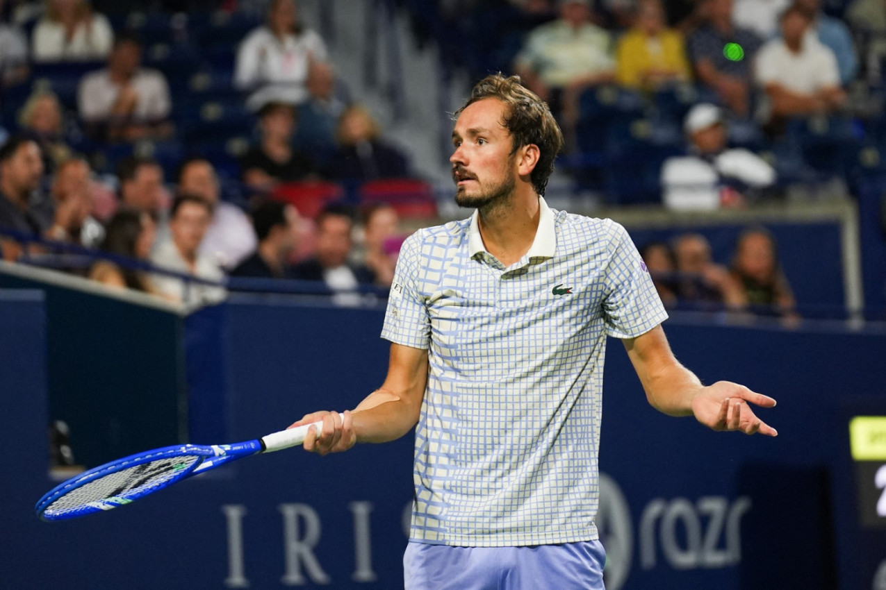 MEDVEDEV ŽESTOKO NADRLJAO ZBOG DIVLJANJA NA US OPENU: "Danile, potraži profesionalnu pomoć" MEDVEDEV ŽESTOKO NADRLJAO ZBOG DIVLJANJA NA US OPENU: "Danile, potraži profesionalnu pomoć"