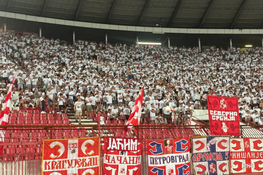 DELIJE GRME, TOPLA DOBRODOŠLICA ZA POLJAKE: Pogledajte atmosferu pred početak meča između Zvezde i Leha (VIDEO)