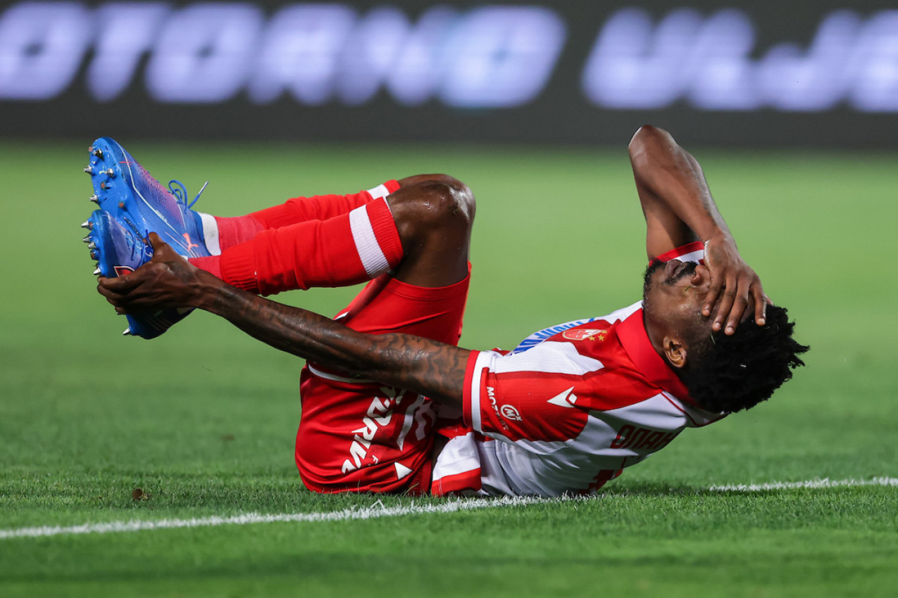 OGLASILA SE CRVENA ZVEZDA ZBOG PITERA OLAJINKE! (FOTO) OGLASILA SE CRVENA ZVEZDA ZBOG PITERA OLAJINKE! (FOTO)