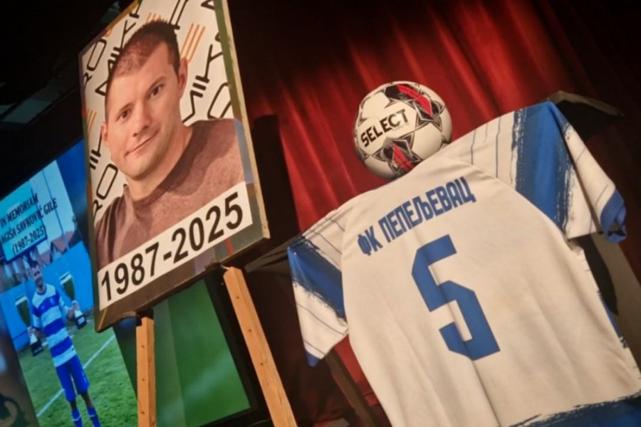 NE SAMO LAJKOVAC, VEĆ POLA SRBIJE: Sala puna, svi su došli da se oproste od Gileta, fudbalera kog je tragično ubio grom! (FOTO-GALERIJA +VIDEO)