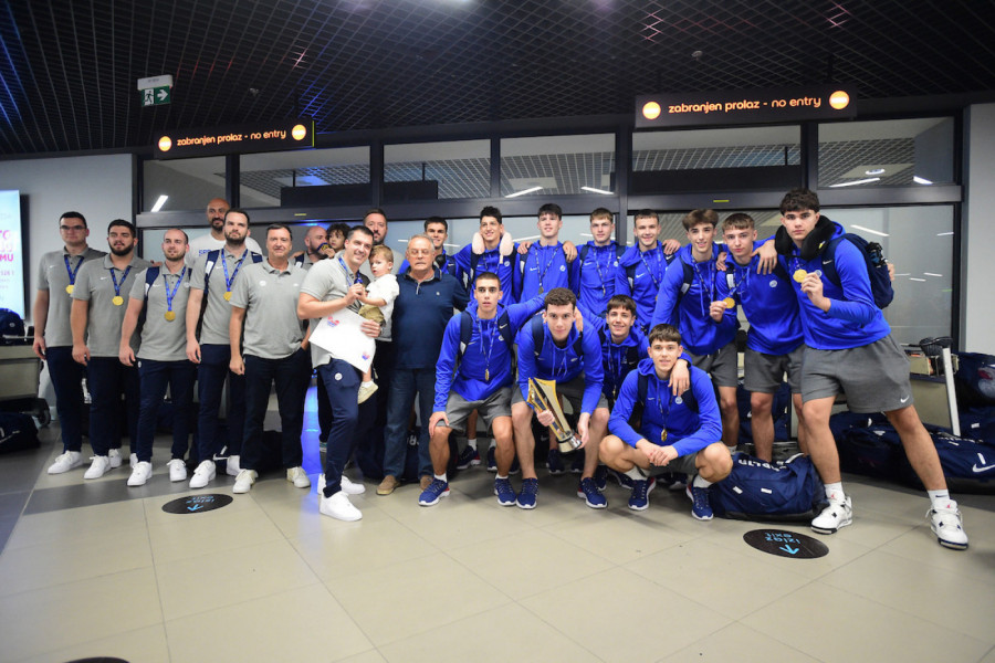 MVP SE OGLASIO PO DOLASKU U BEOGRAD! Zlatni "orlić" imao jake reči nakon osvojenog Evrobasketa!
