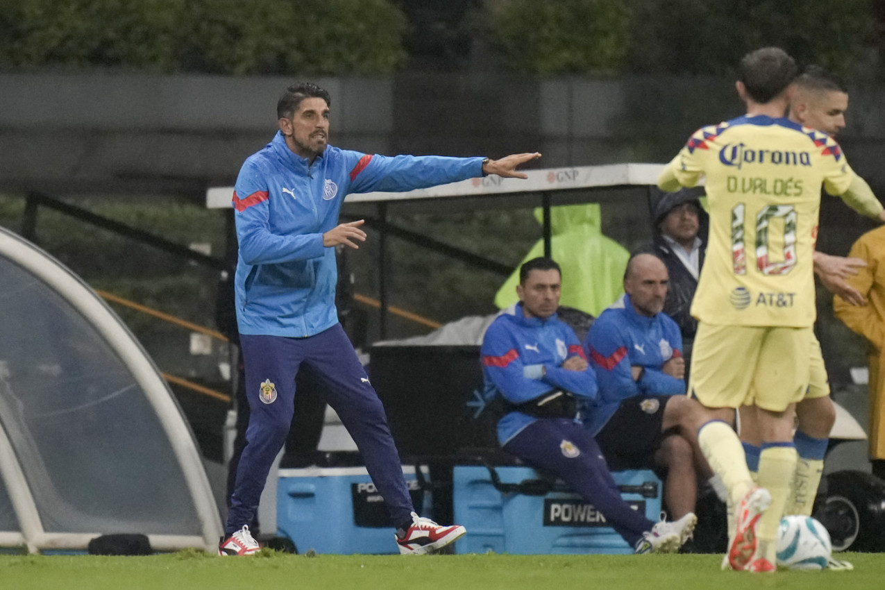 ZVANIČNO! FSS SE HITNO OGLASIO O NOVOM SELEKTORU: Evo šta kažu o Veljku Paunoviću ZVANIČNO! FSS SE HITNO OGLASIO O NOVOM SELEKTORU: Evo šta kažu o Veljku Paunoviću