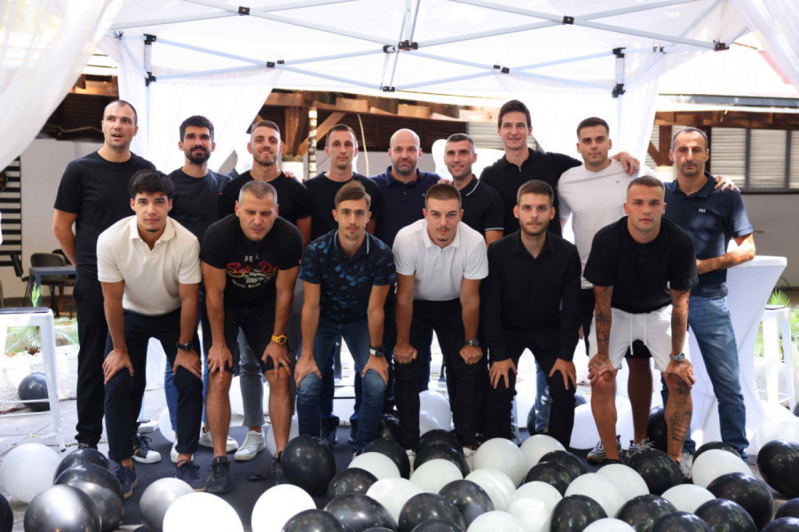 CRNO-BELA ŽURKA ZA POČETAK NOVE SEZONE! Futsal klub Partizan ima jasne ciljeve, predsednik sve otkrio! (FOTO,VIDEO)