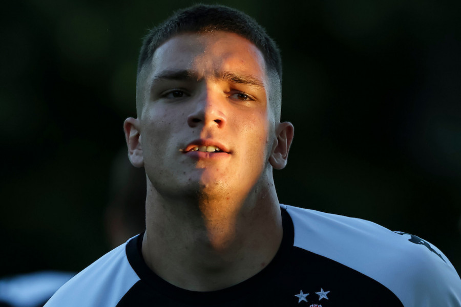 PARTIZAN NE ŽELI DA ČUJE ZA PONUDU FULAMA! Oglasili se iz Humske, evo šta kažu o potencijalnom transferu Dušana Jovanovića!