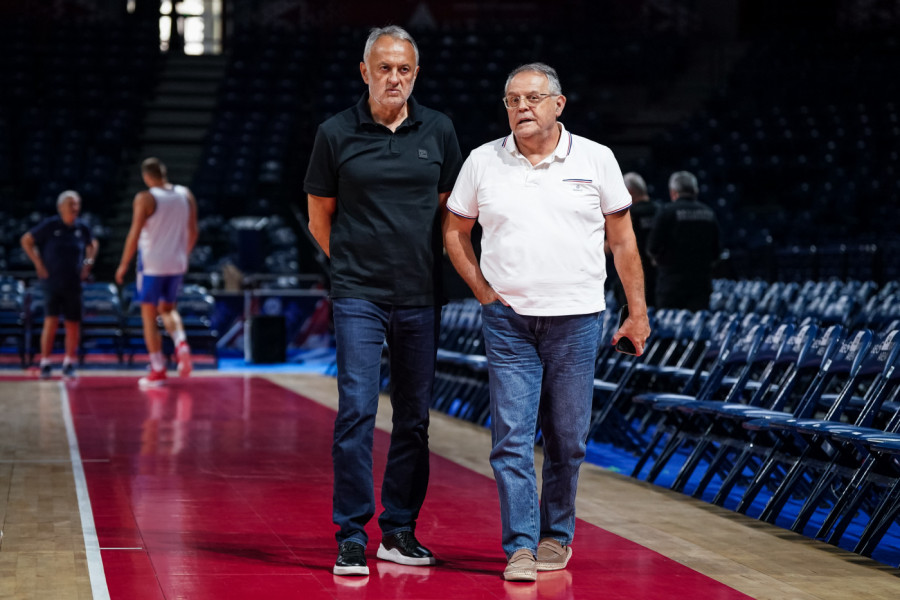 PREDSEDNIK KSS U BEOGRADSKOJ ARENI: Nebojša Čović prisustvovao demoliranju Slovenije pred Evrobasket! (VIDEO)