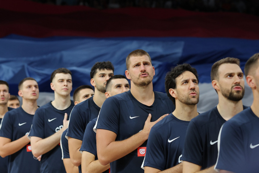 POGLEDAJTE KAKO NIKOLA JOKIĆ PEVA SRPSKU HIMNU (VIDEO)
