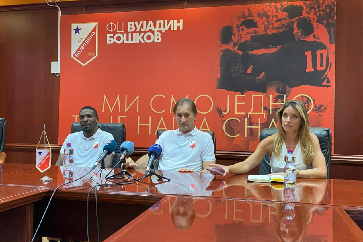 ZA NAS JE DOBAR TRENUTAK, ZA ZVEZDU BAŠ I NE: Tanjga pred derbi u Novom Sadu otvorio karte! (VIDEO) ZA NAS JE DOBAR TRENUTAK, ZA ZVEZDU BAŠ I NE: Tanjga pred derbi u Novom Sadu otvorio karte! (VIDEO)