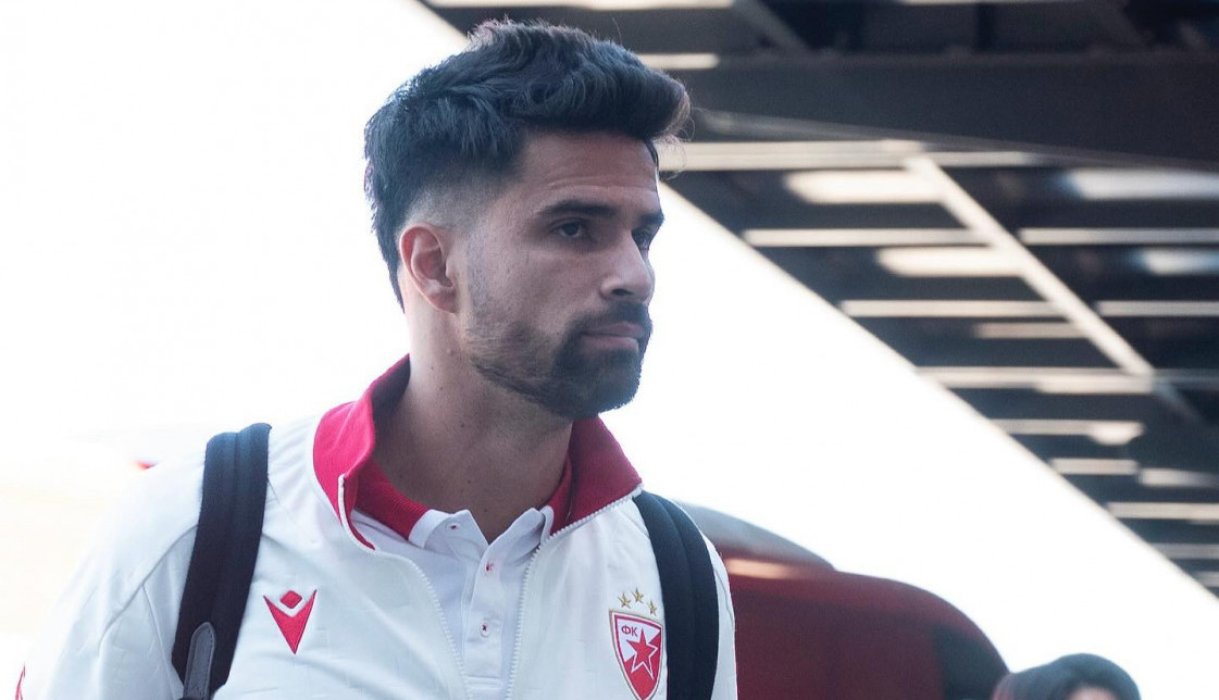 ZVEZDA OTPUTOVALA NA KIPAR: Evo šta se dešava sa Arnautovićem i Radonjićem! (FOTO)