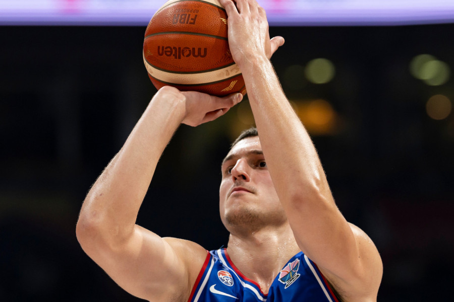 NE RAZMIŠLJAM O TOME! Nikola Jović se obratio javnosti posle prvog treninga u Rigi!