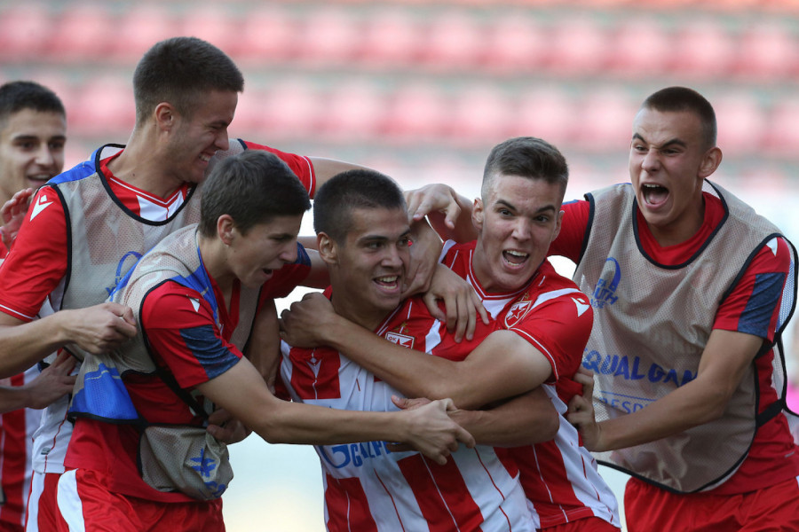 VELIKI OBRT: Zvezdino dete svi videli u jednom klubu, on potpisuje za drugi!?