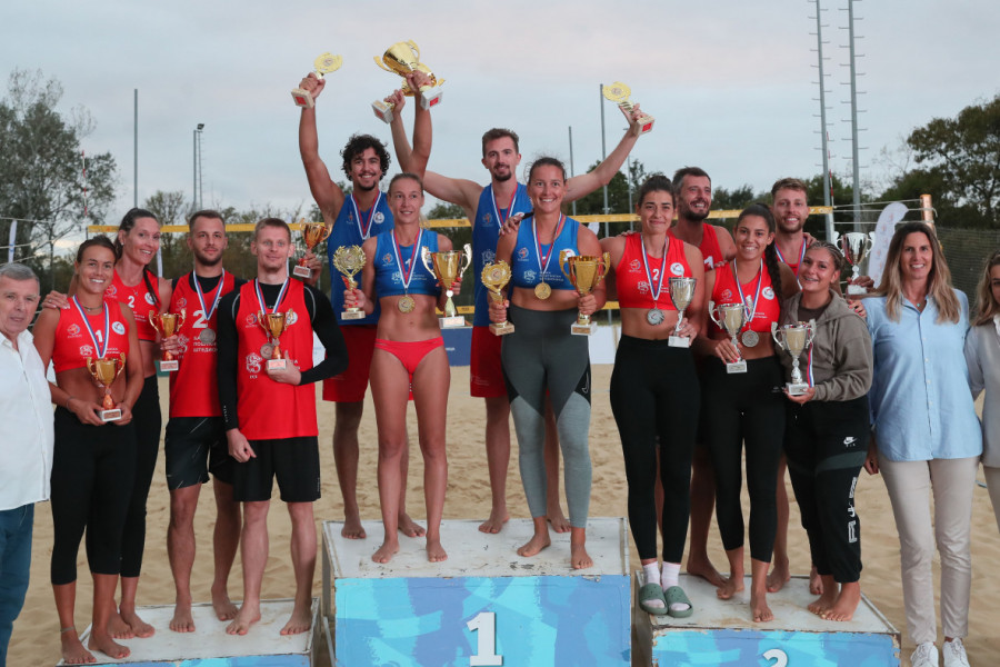 TAČKA NA SEZONU: Spektakularno finale na Adi Ciganliji, uručeni pehari najboljim odbojkašima na pesku!