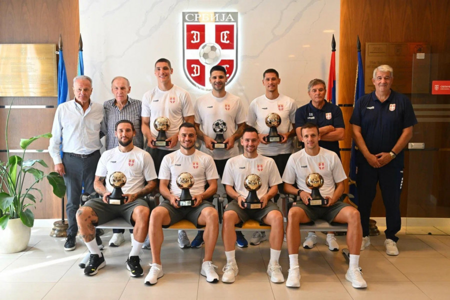 DŽAJA, PIKSI, BJEKA I DIKA DODELILI NAGRADE SRPSKIM FUDBALERIMA: Zlatne i Dijamantske lopte za ulazak u legendu! (FOTO)