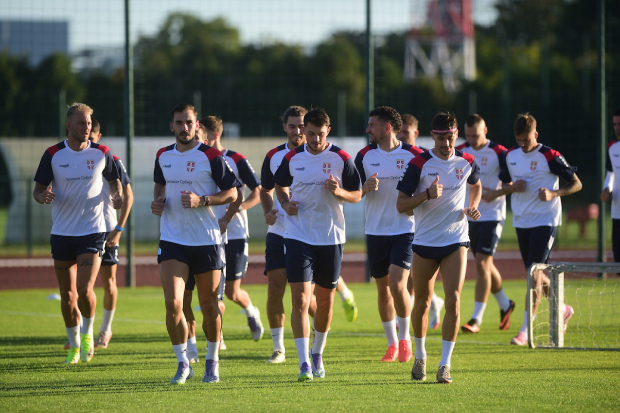 SRBI RASPOLOŽENI PRED DUEL SA LETONIJOM: Ekipa Sportissima na Piksijevom treningu, pogledajte šta rade naši fudbaleri (VIDEO)