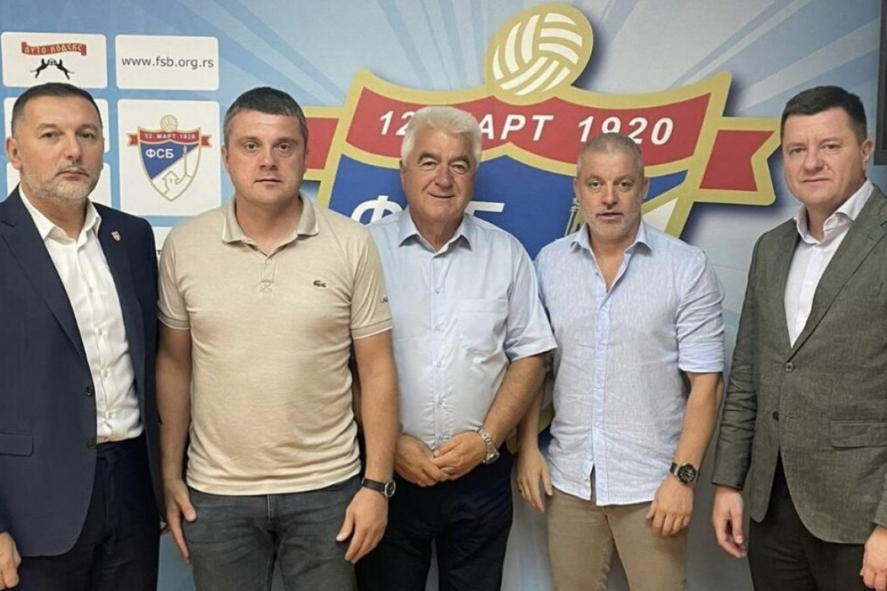 POTPISANI UGOVORI O IZGRADNJI NOVIH FUDBALSKIH TERENA U BEOGRADU! POTPISANI UGOVORI O IZGRADNJI NOVIH FUDBALSKIH TERENA U BEOGRADU!