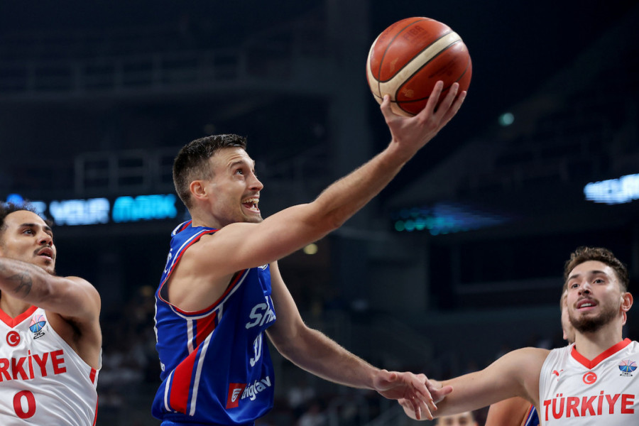 TURSKA SE PROBUDILA, PEŠIĆ TRAŽIO TAJM-AUT! Srbija sada gubi, očekuje nas velika borba u nastavku!