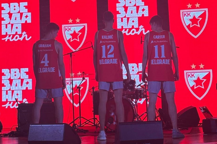 CRVENO-BELO VEČE: Spektakl na Malom Kalemegdanu - Crvena zvezda Meridianbet predstavila nove dresove! (FOTO-GALERIJA)