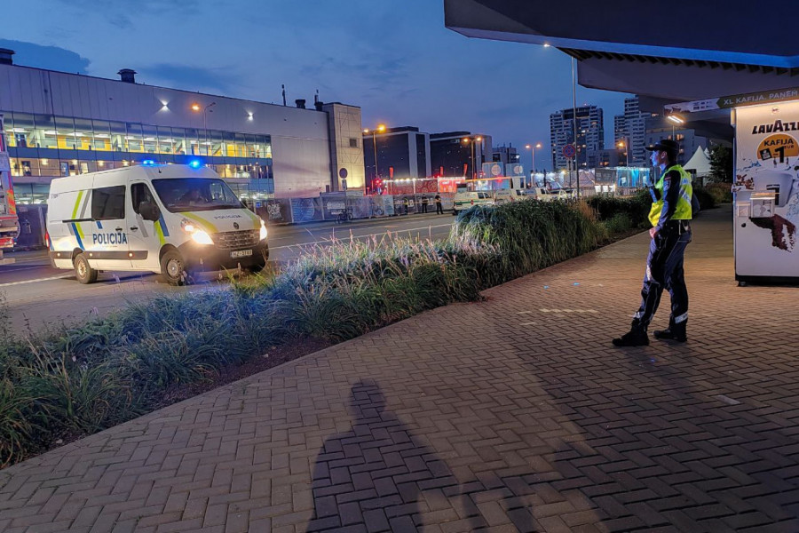 EKSKLUZIVNI SNIMAK IZ RIGE! Haos pred meč Srbije i Finske na Evrobasketu! SVE VRVI OD POLICIJE! (VIDEO,FOTO)