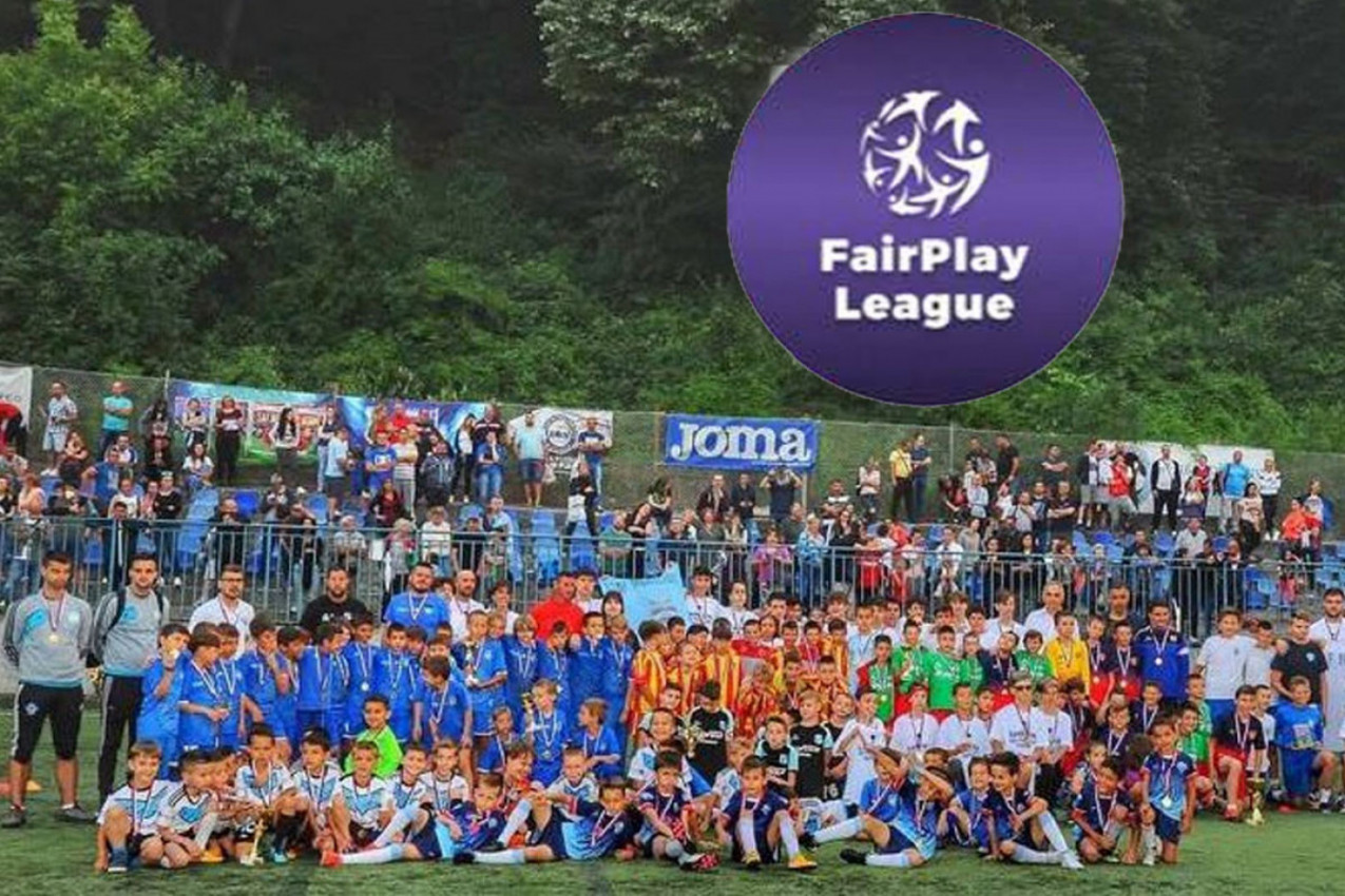 POČINJE 21. SEZONA FAIR PLAY LIGE: Fudbal uz osmeh, drugarstvo i kampanju "Vi ste tu zbog nas!" POČINJE 21. SEZONA FAIR PLAY LIGE: Fudbal uz osmeh, drugarstvo i kampanju "Vi ste tu zbog nas!"